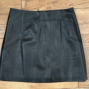 H&M Women’s Black Faux Leather Mini Skirt Size 6